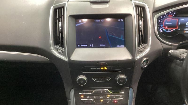 Begagnad Ford Galaxy Titanium X 2019 Svart Minibuss