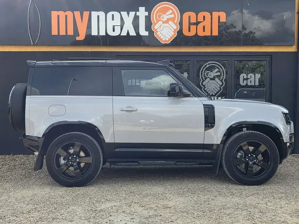 Used Land Rover Defender SE Dynamic 250 HP (183 kW) 2026 Grey SUV