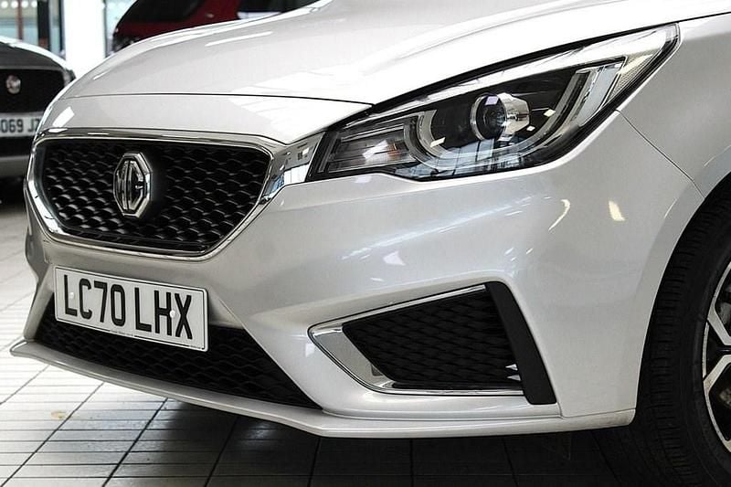 Used MG MG3 Exclusive 106 HP (77 kW) 2020 Silver Hatchback