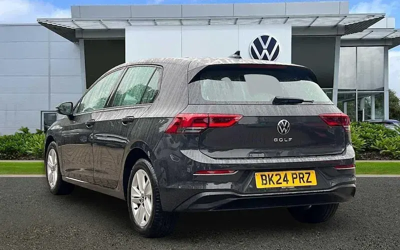 Used VW Golf VIII Life 131 HP (96 kW) 2024 Grey Hatchback