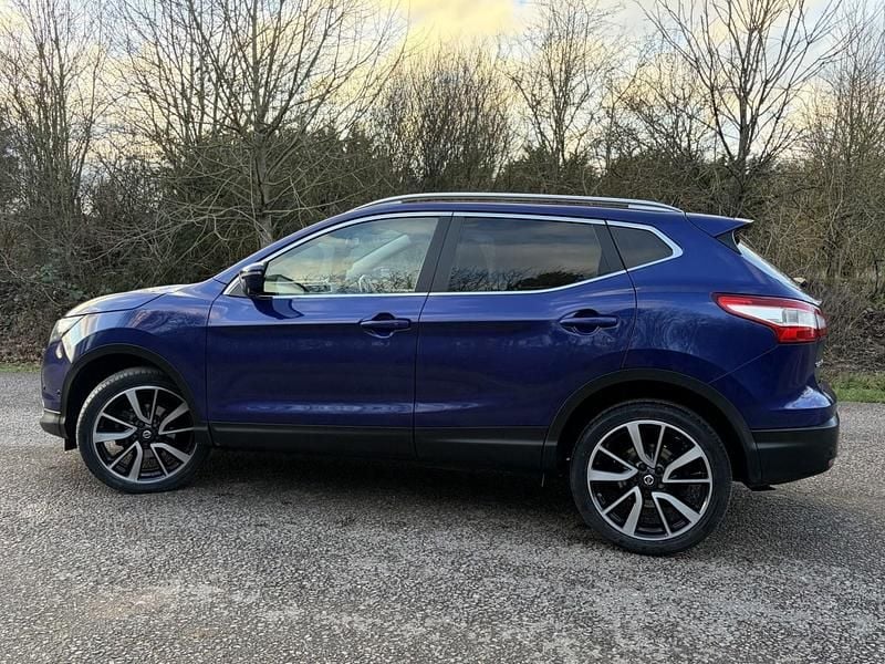 Used Nissan Qashqai Tekna 115 HP (84 kW) 2015 Blue SUV
