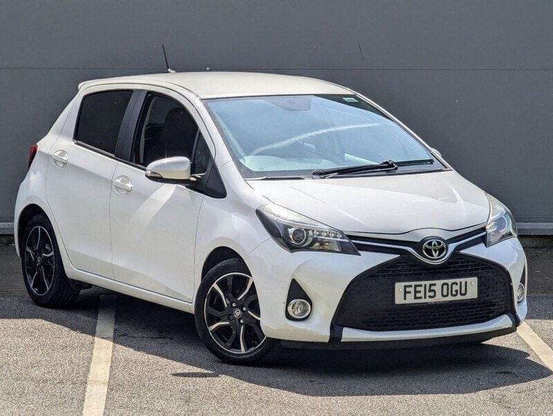 White Used 2015 Toyota Yaris Sport Hatchback | £7,995 (Fair price) - Image 1/4