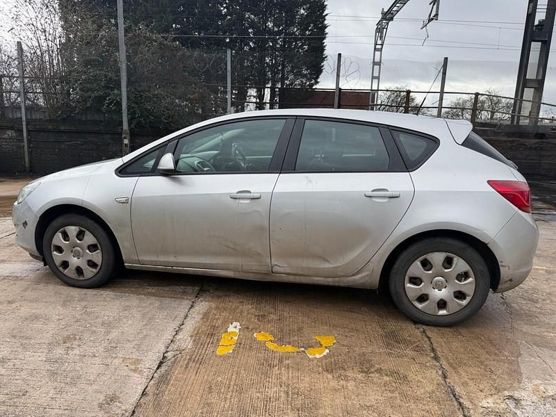 Used Vauxhall Astra 2011 Silver Hatchback