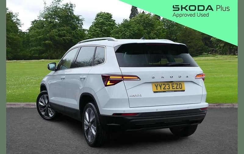 Used Skoda Karoq SE L 147 HP (108 kW) 2023 Moon white metallic SUV
