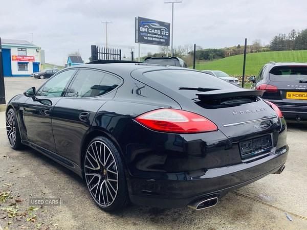 Used Porsche Panamera 250 HP (183 kW) 2012 Black Hatchback