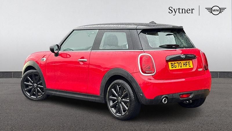 Used Mini Cooper Classic 134 HP (98 kW) 2020 Red Hatchback