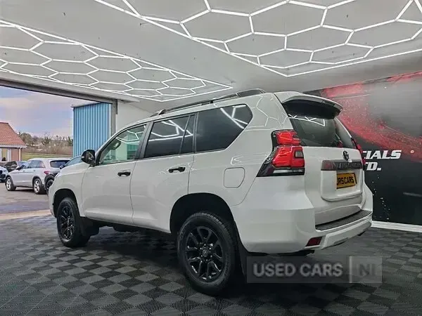 Usado Toyota Land Cruiser 204 HP (150 kW) 2021 Branco
