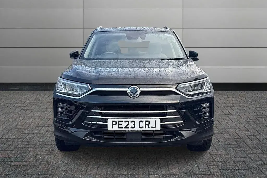 Used SsangYong Korando 163 HP (119 kW) 2023 Black Estate