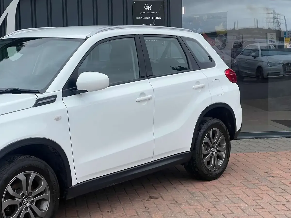 Used Suzuki Vitara SZ4 120 HP (88 kW) 2017 White SUV
