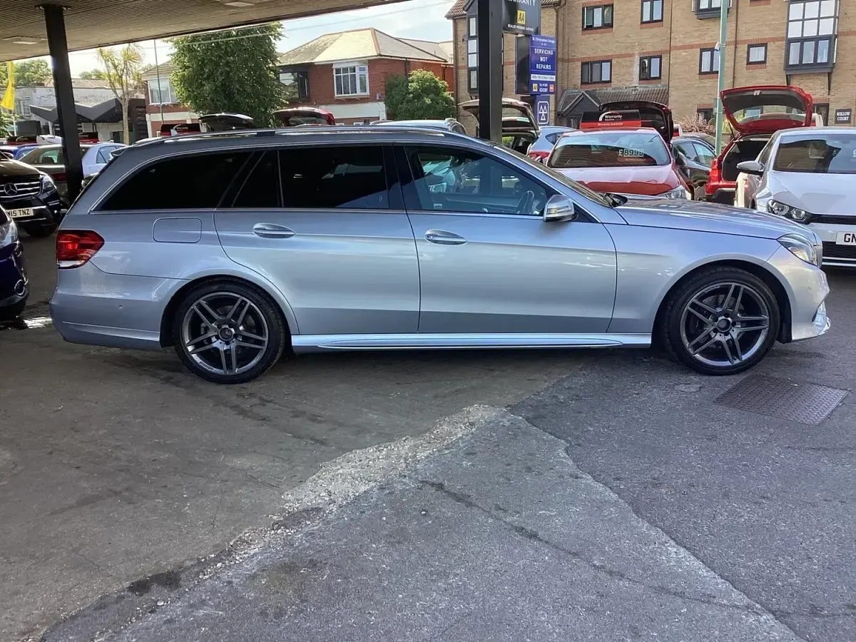 Used Mercedes E220 AMG Line Premium 177 HP (130 kW) 2015 Silver Estate