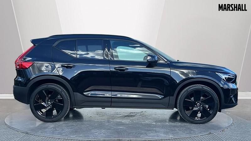 Usado Volvo XC40 Plus 163 CV (119 kW) 2025 Negro SUV