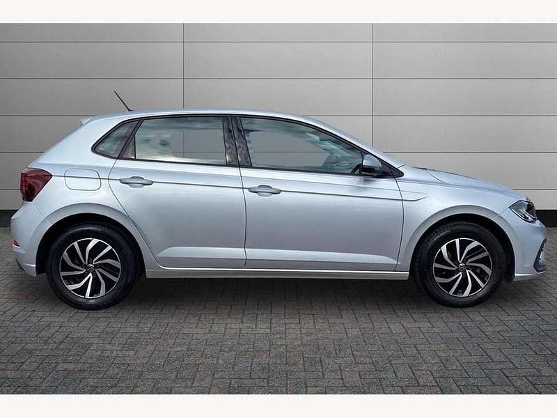 Used VW Polo Life 95 HP (69 kW) 2023 Silver Hatchback