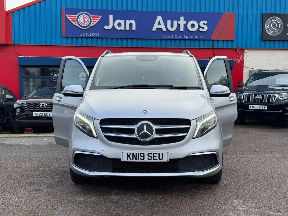 Used Mercedes V220 163 HP (119 kW) 2019 Silver MPV