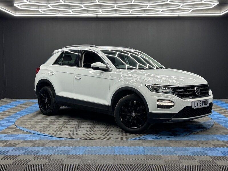 White Used 2019 VW T-Roc SE SUV | £13,790 (Good price) - Image 1/4