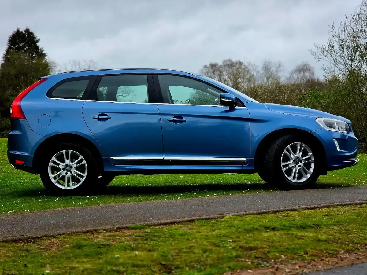 Used Volvo XC60 SE Lux 2016 Blue SUV