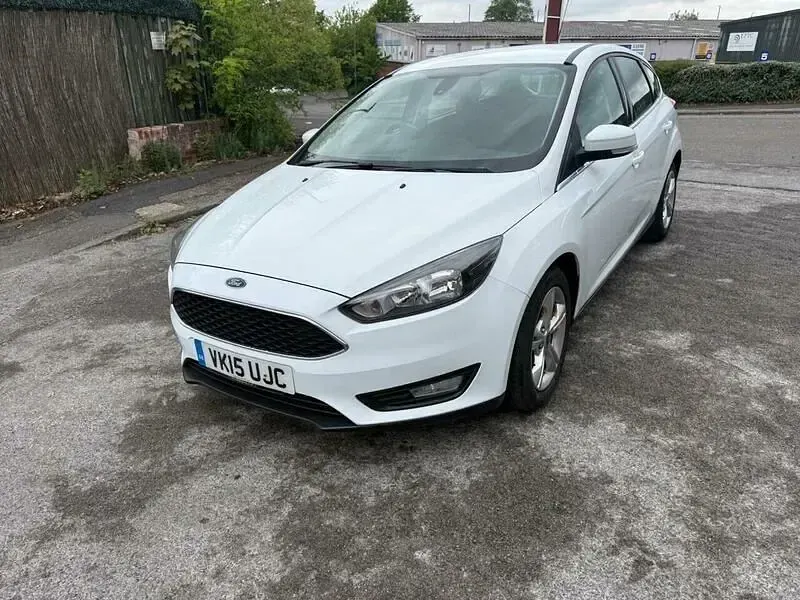 Usado Ford Focus Zetec 125 HP (91 kW) 2015 Branco Citadino