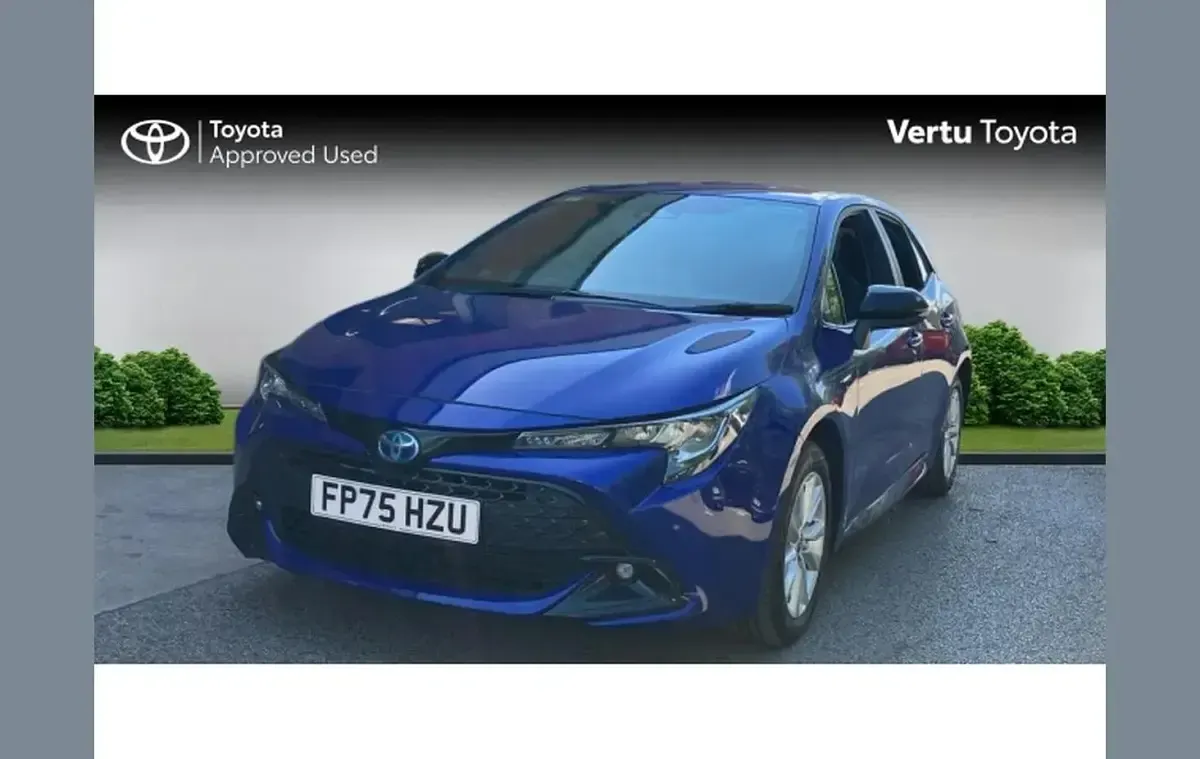 Used Toyota Corolla 196 HP (144 kW) 2025 Blue Hatchback