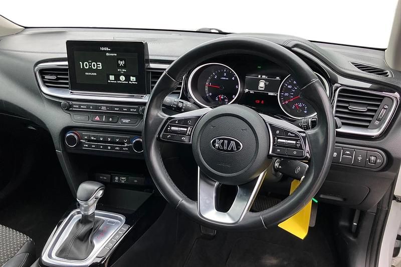 Used Kia Ceed Sportswagon 2019 White Estate