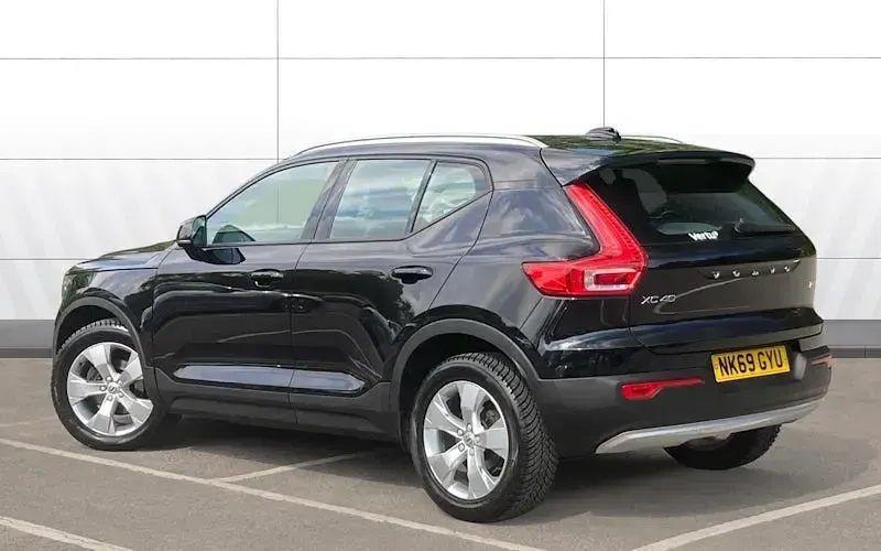 Used Volvo XC40 Momentum 163 HP (119 kW) 2021 SUV