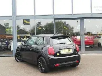 Używany Mini Cooper S Level 2 135 kW (184 KM) 2022 Czarny Hatchback