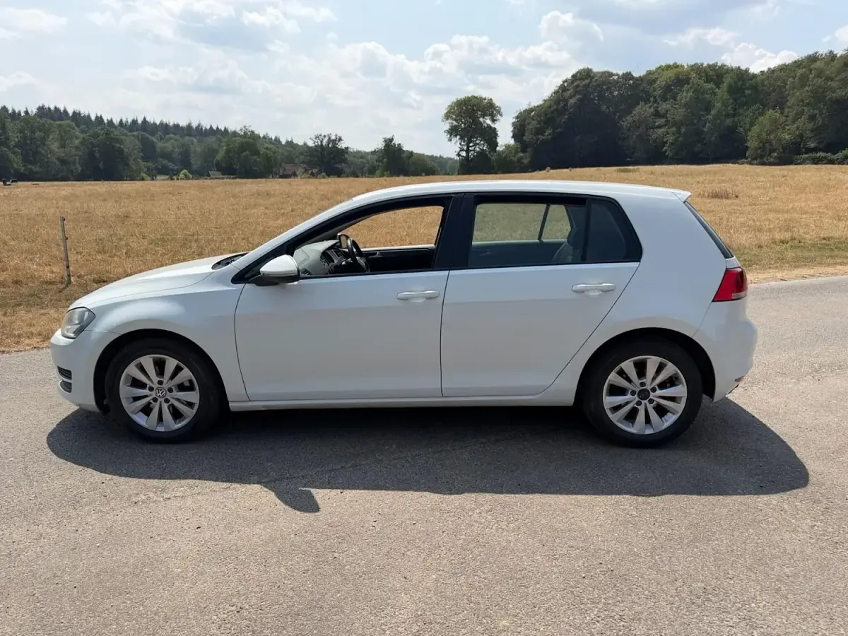 Used VW Golf VII SE 122 HP (89 kW) 2013 White Hatchback
