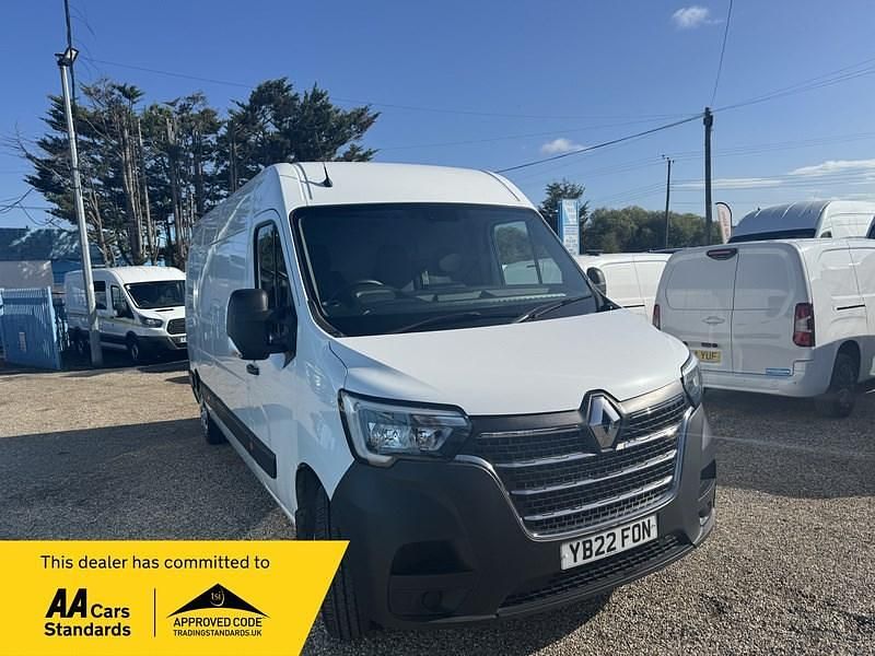 White Used 2022 Renault Master Business Van | £13,995 (Fair price) - Image 1/4