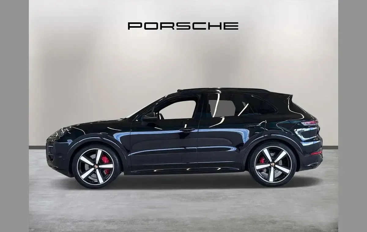 Used Porsche Cayenne S 468 HP (344 kW) 2025 Black SUV