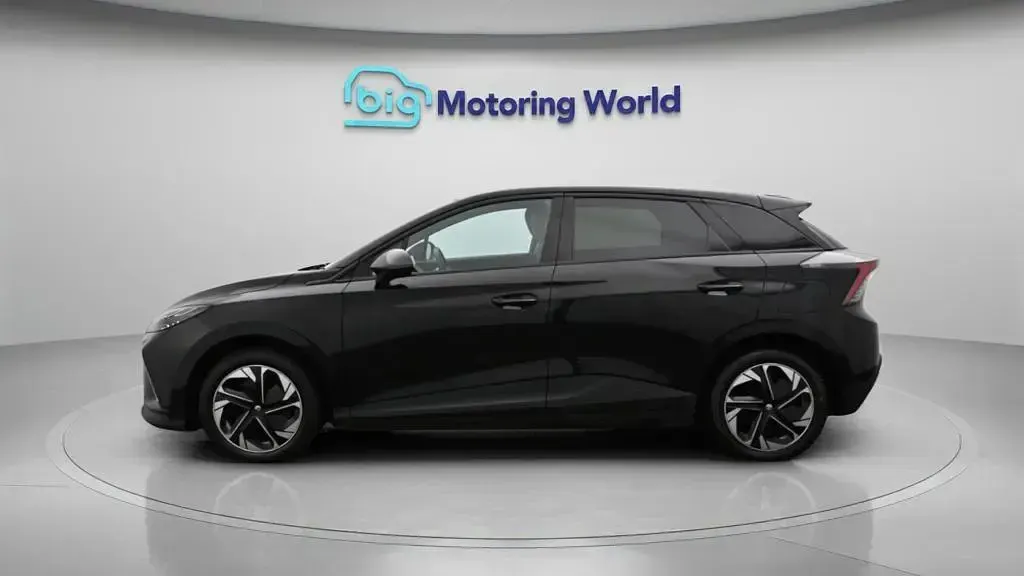 Used MG MG4 EV Trophy 319 kW (435 HP) 2022 Black Hatchback
