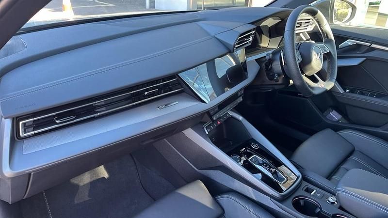 Begagnad Audi A3 S-Line 116 HK (85 kW) 2026 Grå Sedan