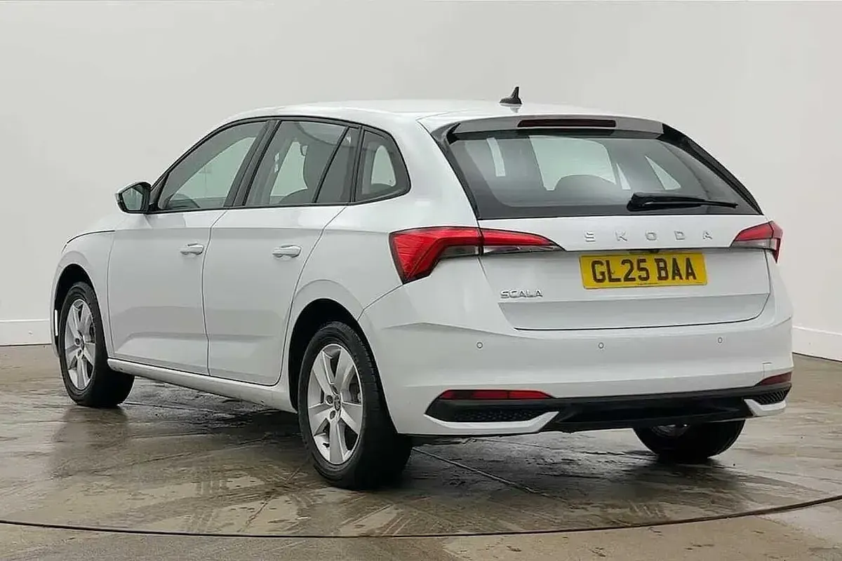 Used Skoda Scala SE 116 HP (85 kW) 2025 White Hatchback