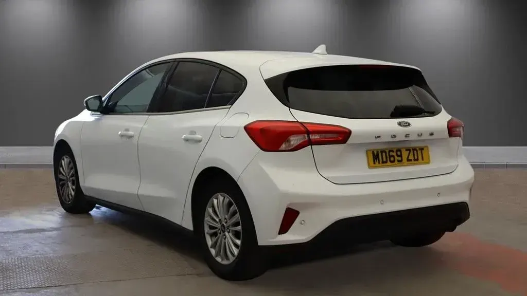 Used Ford Focus Titanium 125 HP (91 kW) 2020 White Hatchback