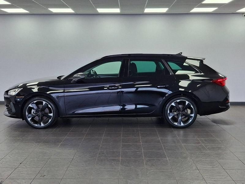 Usado Cupra Leon 2023 Negro Familiar