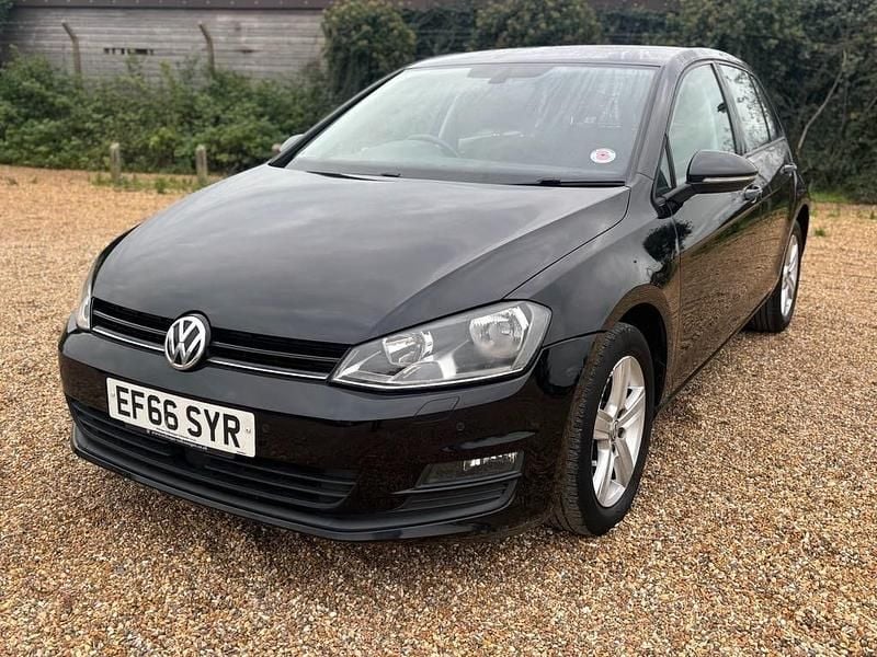 Second-hand VW Golf VII Edition 125 CP (91 kW) 2017 Negru Hatchback