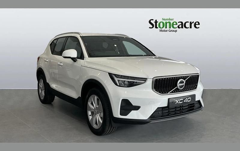 Used Volvo XC40 Core 161 HP (118 kW) 2025 White SUV