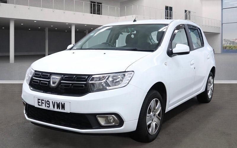 Used Dacia Sandero Comfort 75 HP (55 kW) 2019 White Hatchback