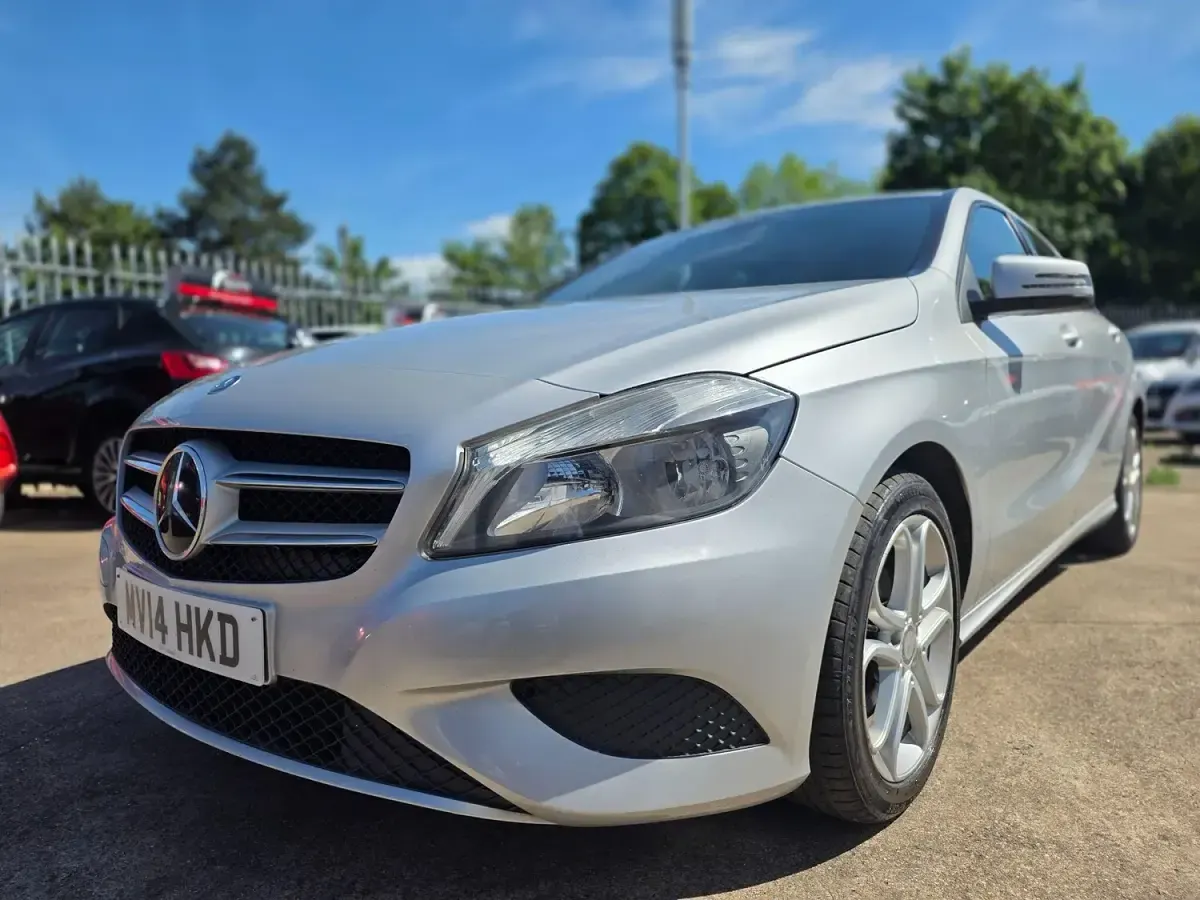 Used Mercedes A180 109 HP (80 kW) 2014 Silver Hatchback