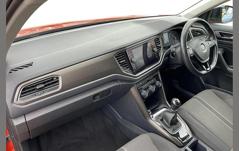 Used VW T-Roc Design 115 HP (84 kW) 2018 Orange SUV