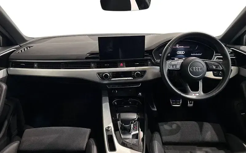 Used Audi A4 S-Line 150 HP (110 kW) 2022 White Sedan