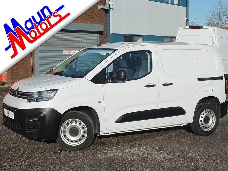 Used Citroën Berlingo 100 HP (73 kW) 2023 White MPV