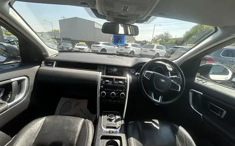 Used Land Rover Discovery Sport HSE 180 HP (132 kW) 2017 White SUV