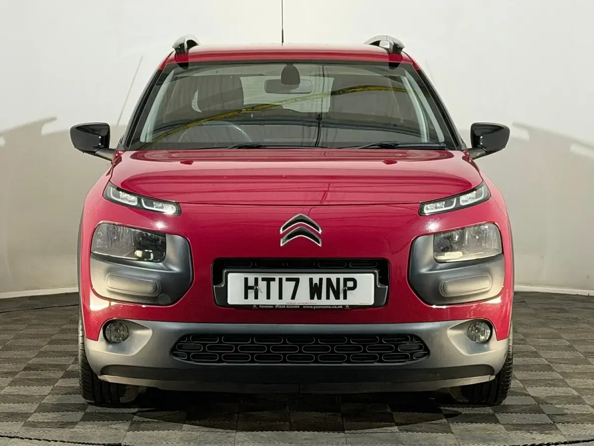 Used Citroën C4 Cactus Flair 110 HP (80 kW) 2017 Red Hatchback