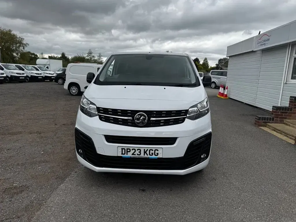 Gebraucht Vauxhall Vivaro S 100 PS (73 kW) 2023 Weiß Van / Kleinbus