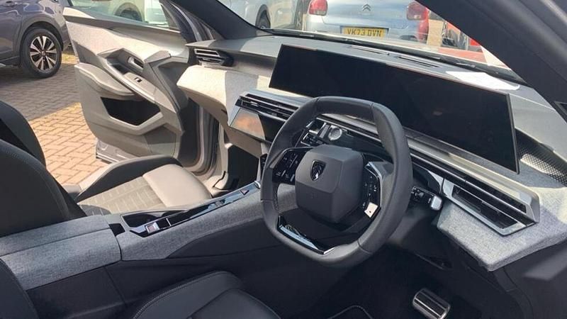 Used Peugeot e-3008 GT 152 kW (207 HP) 2025 Grey SUV
