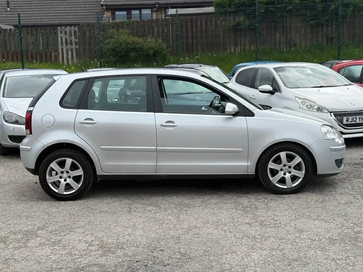 Used VW Polo Match 80 HP (58 kW) 2008 Silver Hatchback