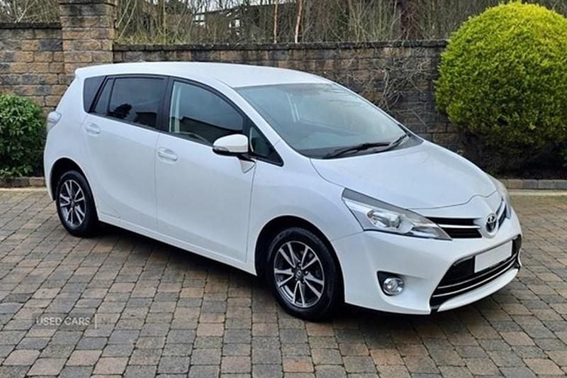 Used Toyota Verso 2013 White MPV