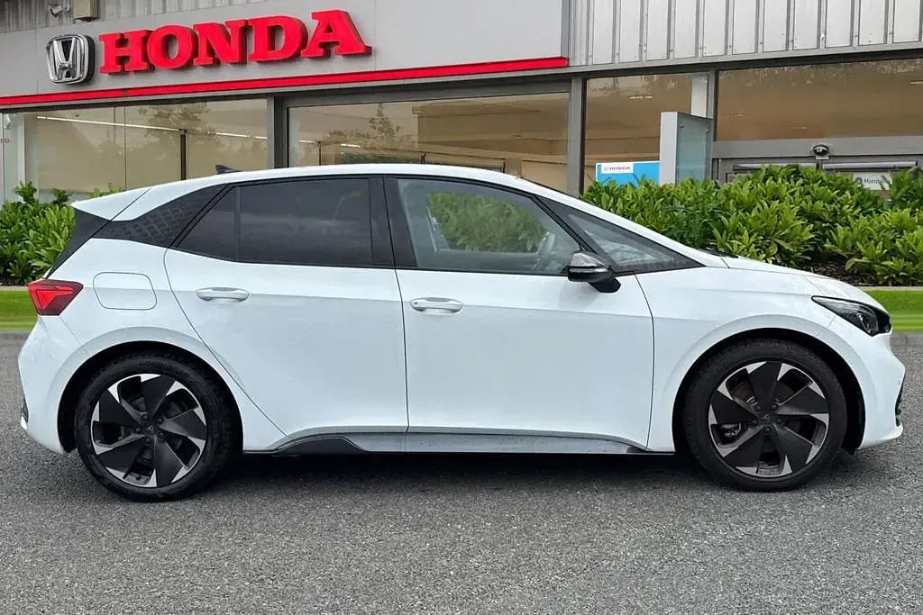 Used Cupra Born e-Boost 58 kW (80 HP) 2025 White Hatchback