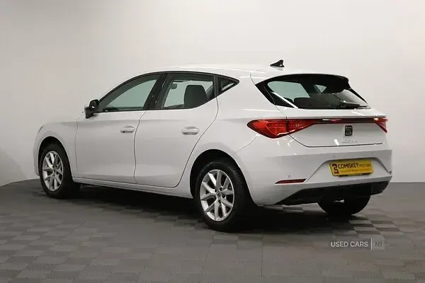 Used Seat Leon SE 110 HP (80 kW) 2023 White Hatchback