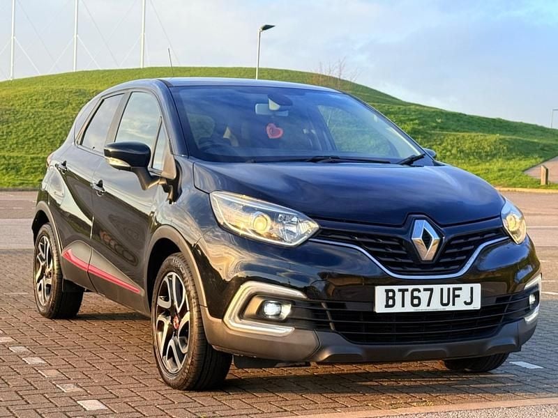 Used Renault Captur Dynamique 90 HP (66 kW) 2017 Black SUV