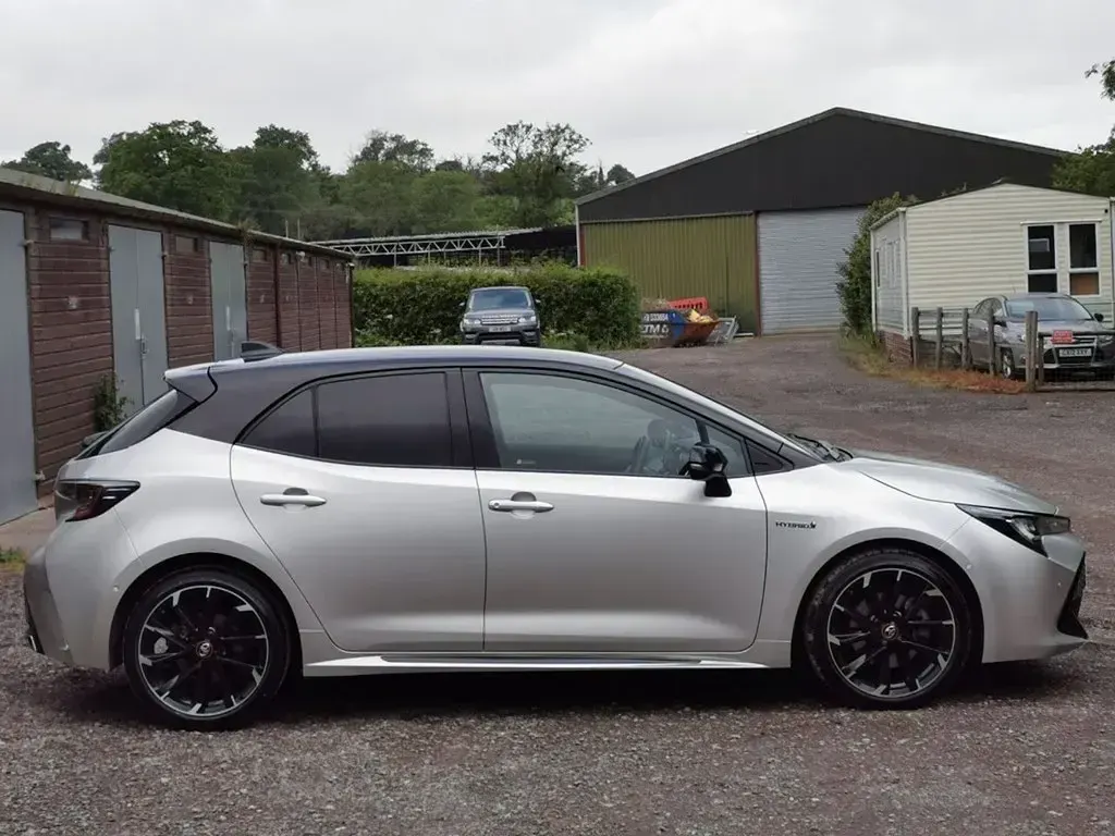 Used Toyota Corolla Sport 184 HP (135 kW) 2021 Silver Hatchback