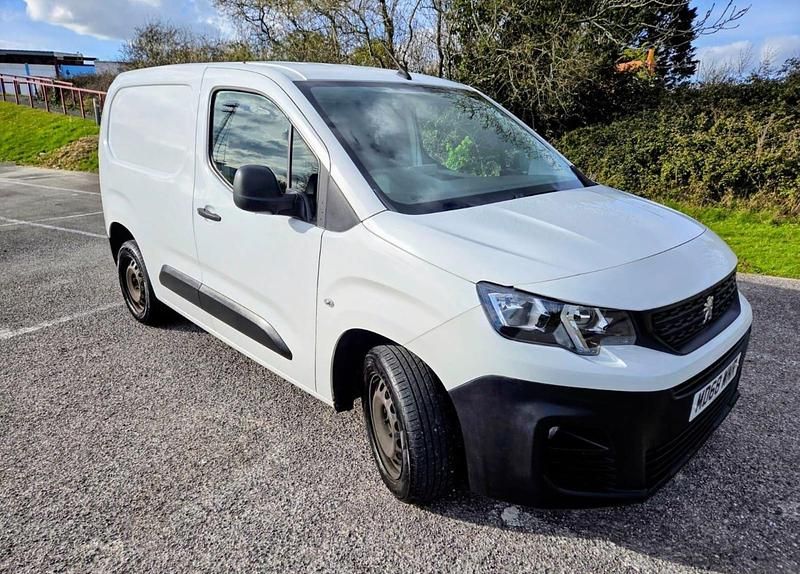 Used Peugeot Partner 2019 White MPV